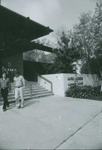 Huntley Bookstore entrance, Claremont University Consortium