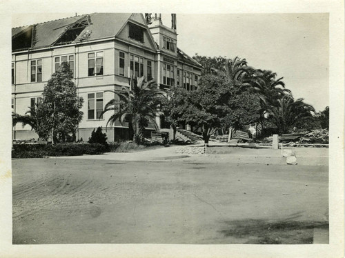 Construction of Holmes Hall, Pomona College