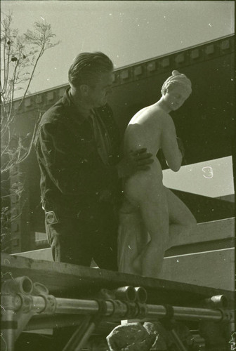 Venus statue installation, Harvey Mudd College