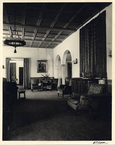 Toll Hall living room, Scripps College