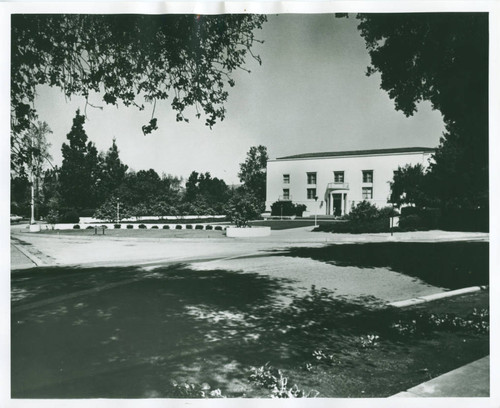 South side of Honnold Library