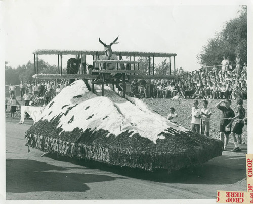 Homecoming float, Harvey Mudd College