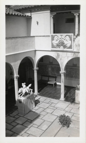 Sculptures in courtyard, Scripps College