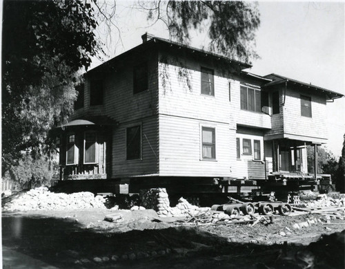 Moving Kenyan House, Pomona College