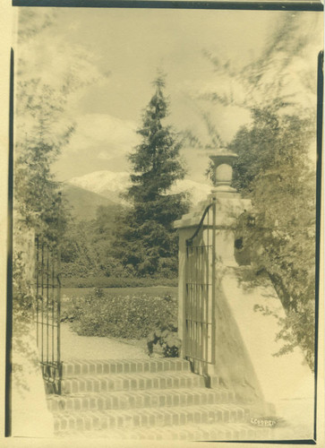 Sumner Hall gate, Pomona College