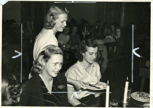 Student dining, Pomona College