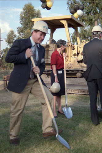 Linde Residence Hall groundbreaking ceremony, Harvey Mudd College