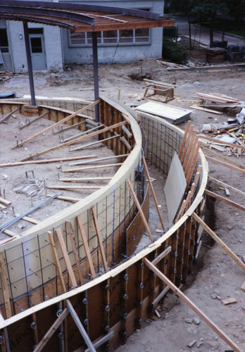 Construction of Millard Sheets Art Center, Scripps College