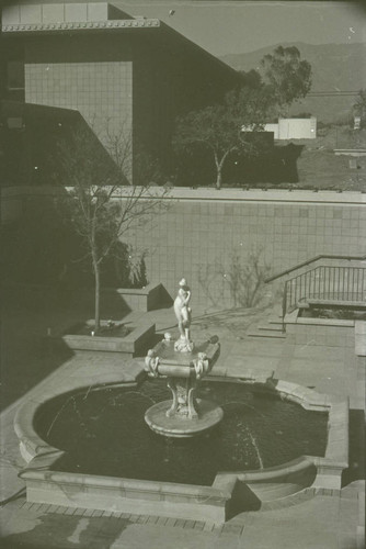 Venus statue and fountain, Harvey Mudd College