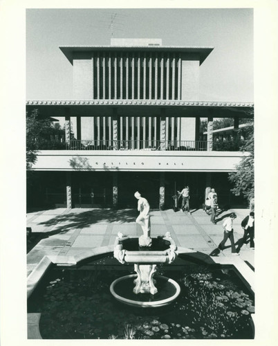 Sprague Library and Hixon Court, Harvey Mudd College