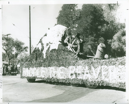 Homecoming float, Harvey Mudd College