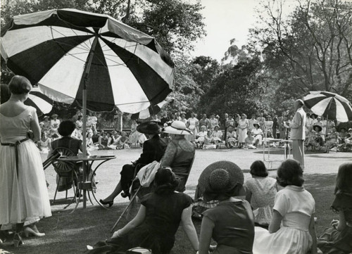 President Hard and students at Scripps College