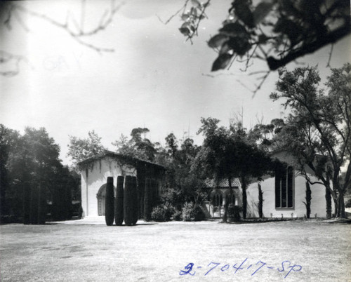 Denison Library and Jaqua Quad, Scripps College