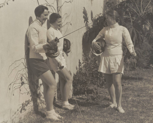 Fencing students, Scripps College