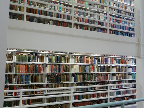 Book stacks inside the Honnold Mudd Library, Claremont University Consortium