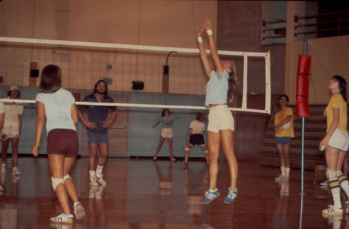 Volleyball game, Scripps College