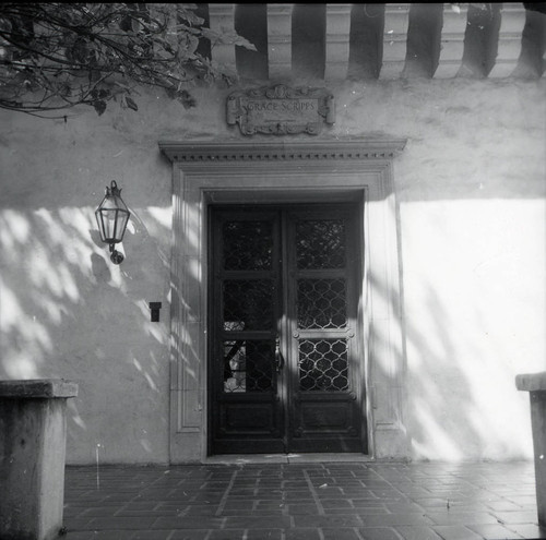 Entrance to Grace Scripps Clark Hall, Scripps College