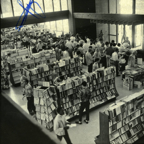 Huntley Bookstore interior, Claremont University Consortium