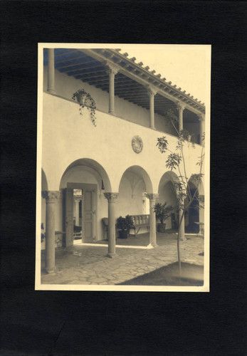 Toll Hall and Star Court, Scripps College