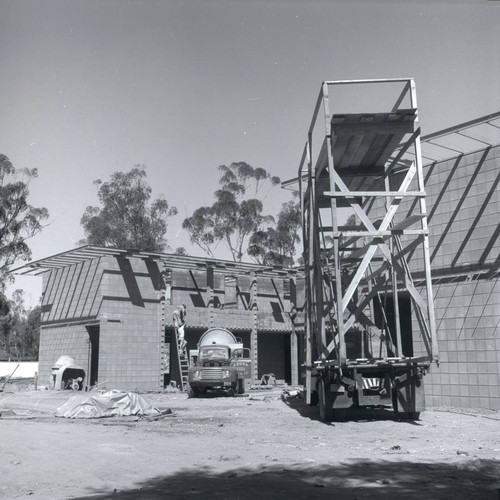 Thomas-Garrett Hall Construction, Harvey Mudd College