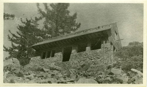 Phi Kappa Alpha fraternity cabin, Pomona College