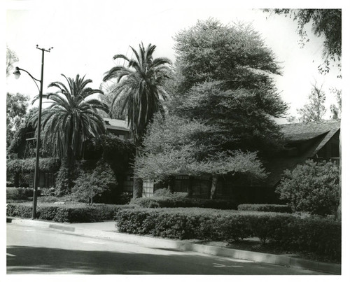 Claremont Inn, Pomona College