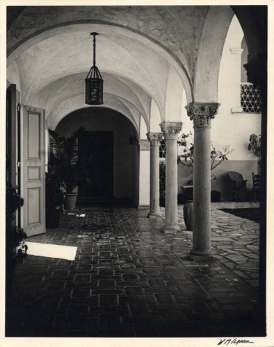 Toll Hall and Star Court, Scripps College