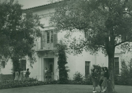 Entrance to Mudd/Blaisdell Hall, Pomona College