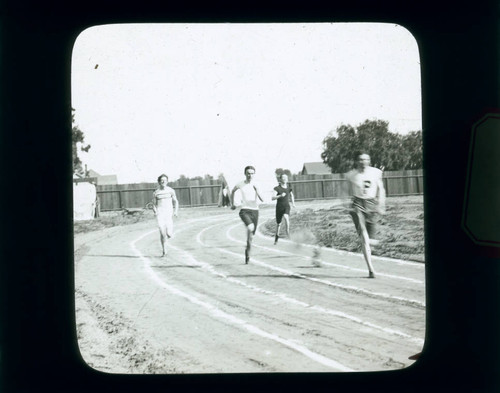 Track runners, Pomona College