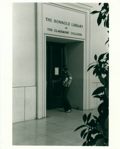 Honnold Library, Claremont University Consortium