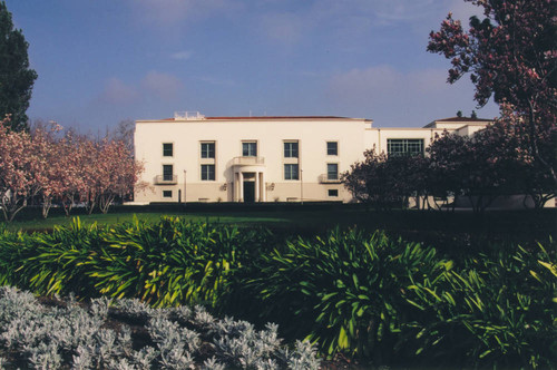 South side of Honnold Library