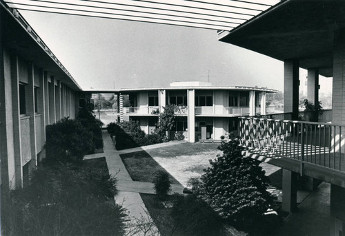 Scott Courtyard and surrouding buildings, Pitzer College