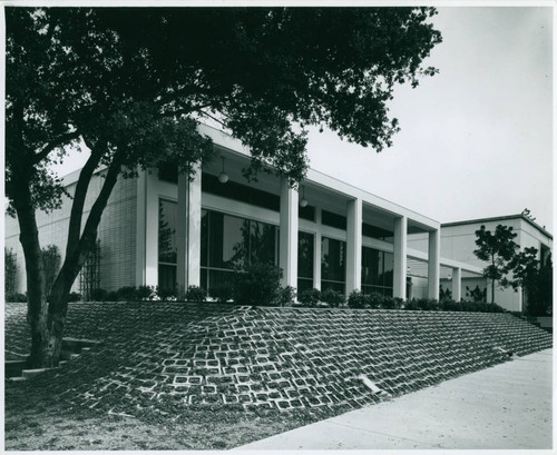 Emett Student Center, Claremont McKenna College