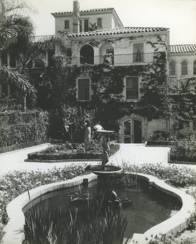 Harwood Court garden, Pomona College