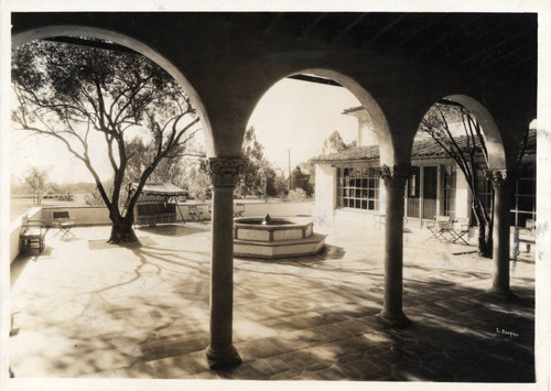 Olive Court fountain, Scripps College