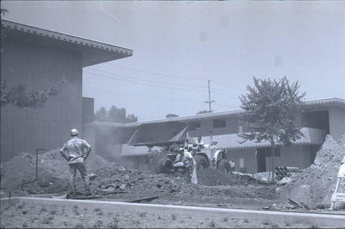 Marks Hall courtyard Construction, Harvey Mudd College