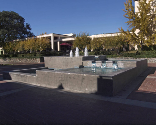 Flamson Plaza, Claremont McKenna College