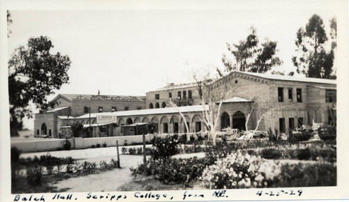 Balch Hall construction, Scripps College