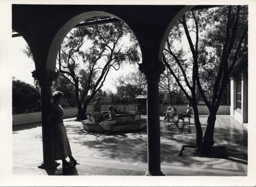 Students gathered in Olive Court, Scripps College