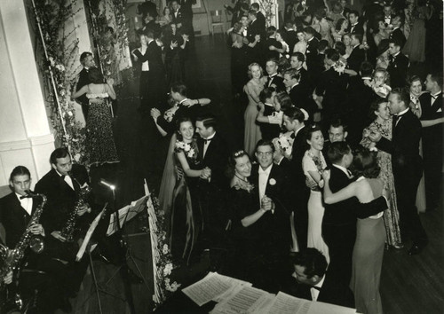 Formal dance, Pomona College