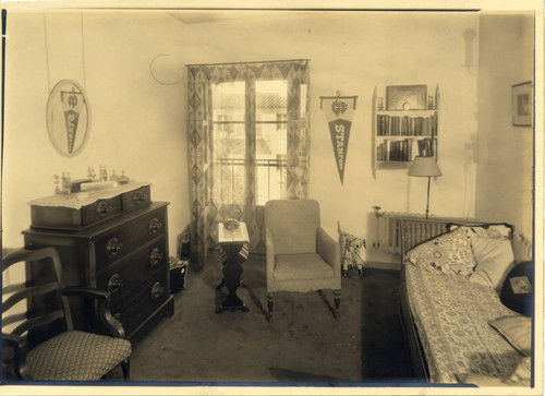 Toll Hall student dormitory room