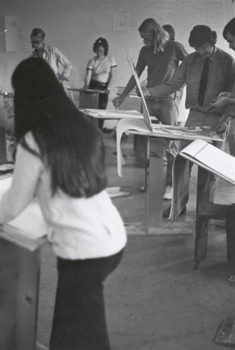 Students sketching, Scripps College