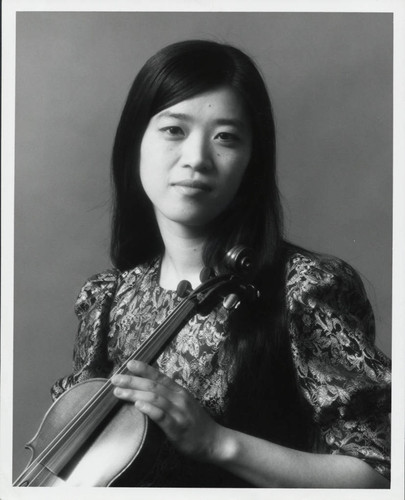 A woman and her violin, Scripps College