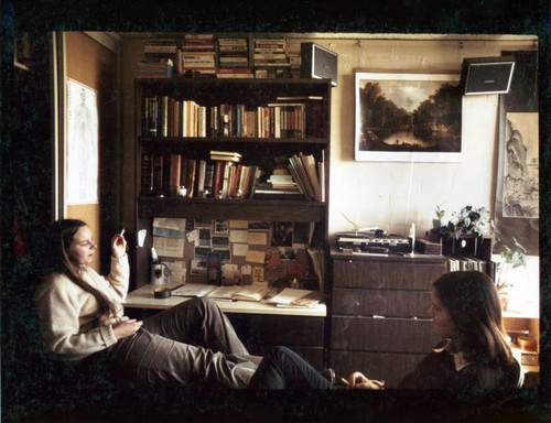 Students in dorm room, Pitzer College