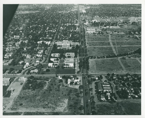 Aerial view of campus, Harvey Mudd College