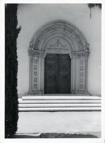 Main door of Denison Library, Scripps College