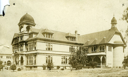 Holmes Hall, Pomona College