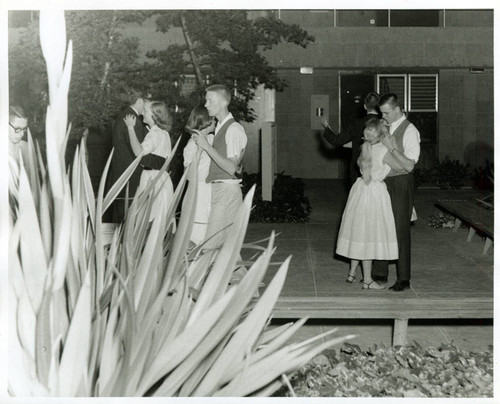 Dance, Harvey Mudd College