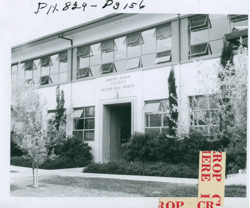 Harvey Mudd College at Pitzer Hall, Claremont McKenna College