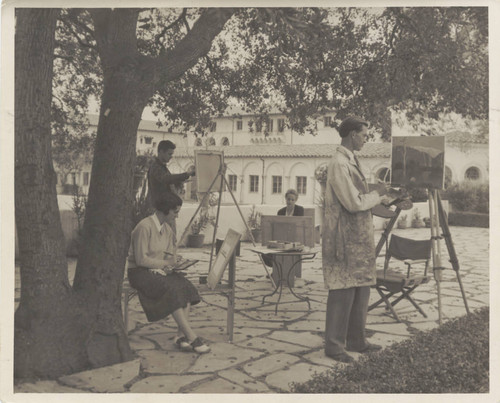 Professor Zornes with students, Scripps College